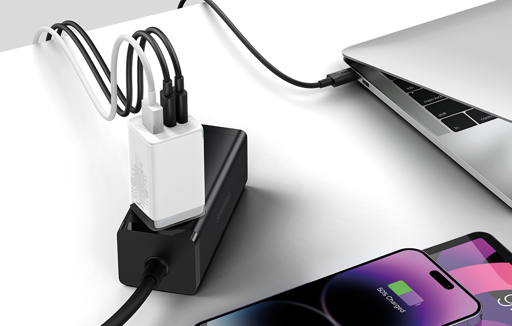 Baseus GaN5 Pro 65W Wandladegerät - 2xUSB-C, USB-A - Weiß