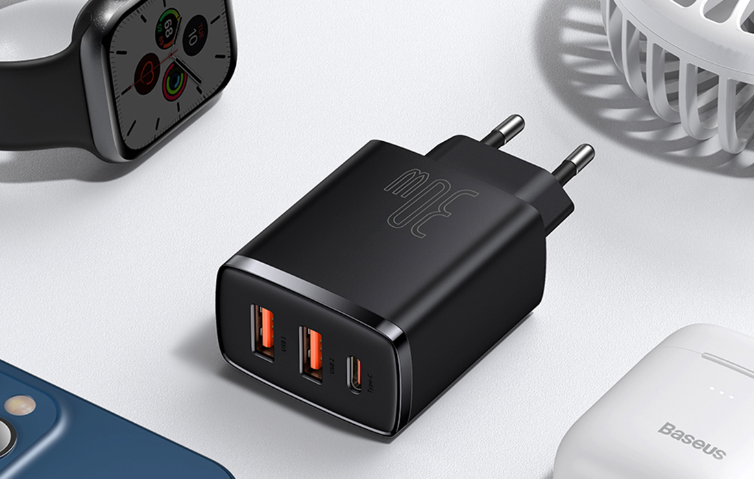 Baseus Compact Schnellladegerät 30W - USB-C PD, 2xUSB - Schwarz